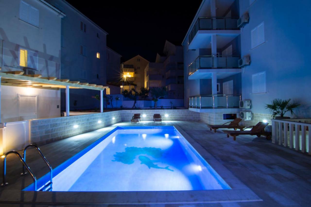 Apartments Sara Bol Exterior foto